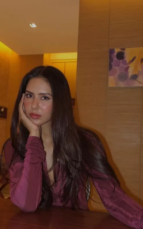 Msg me for her Instagram she is my wife I can introduce you to her as my friend but you have to msg me that what came in your mind after you saw her comment down and why do she posts sexy pics of her on Instagram and always flaunting herself and I want y by Cool-Evidence6791