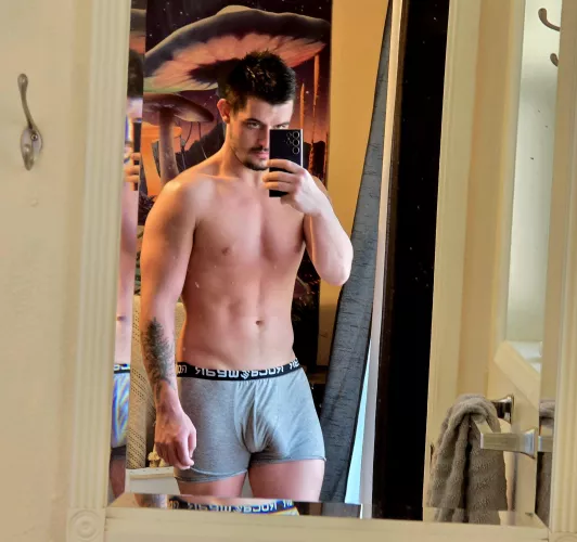 My little bulge  by mushi_shroomi