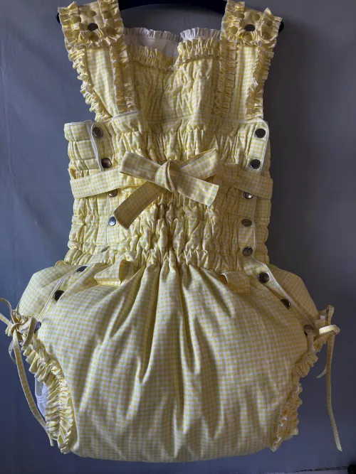 OMG look at this diaper I found  by curious_crinkles