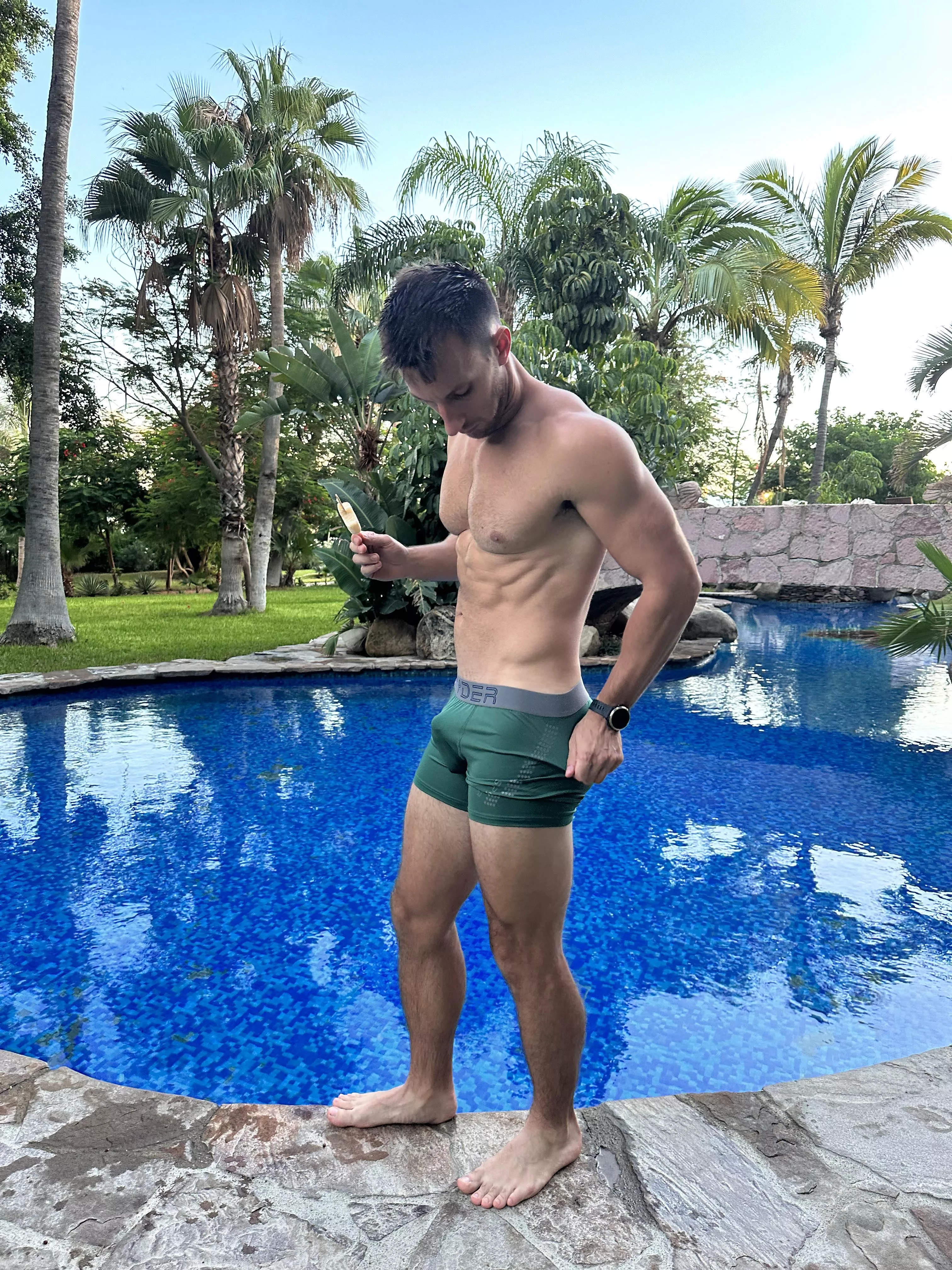 Perfect Bulge🙏 posted by Hstud97