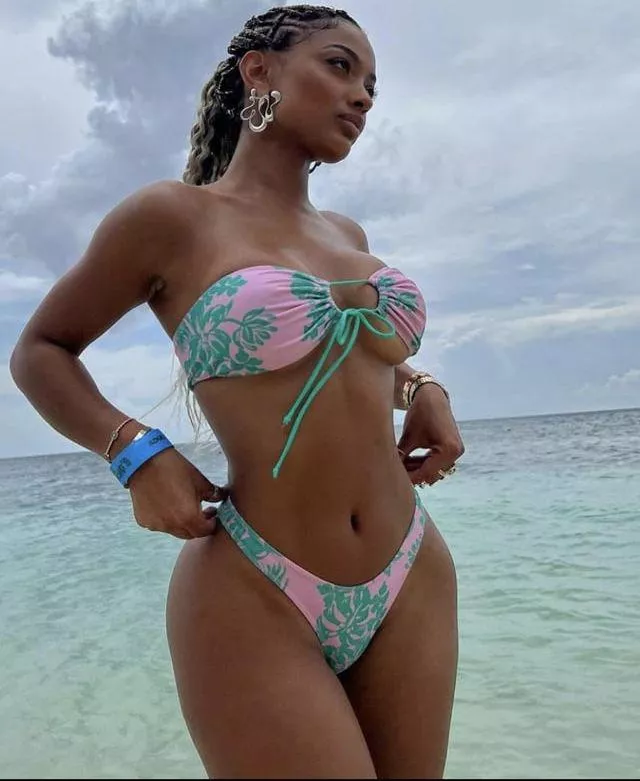 Pink n green posted by Chaturbater1