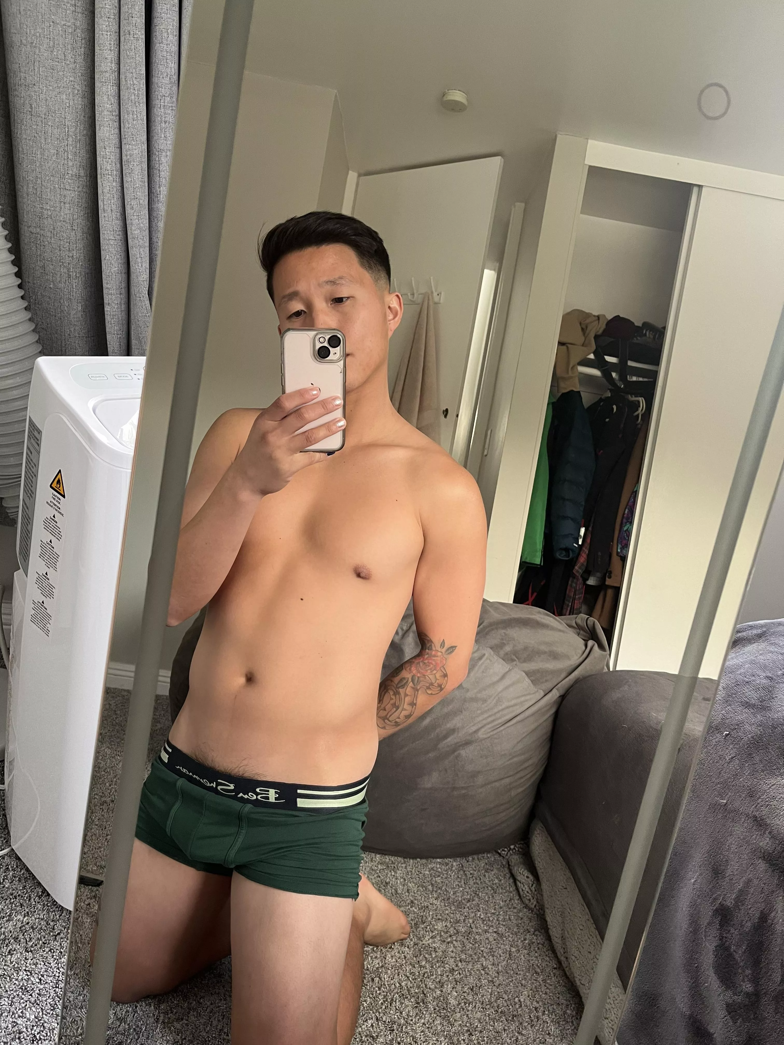 Play with me please posted by grindthatbar