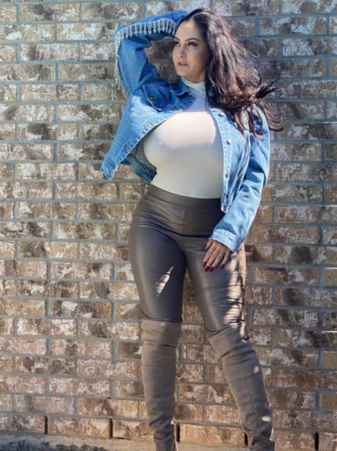 She looks very familiar. I think i have seen her somewhere before?  posted by m9a9r9i9u9s