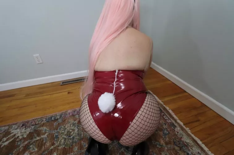 Showing off my bunny booty by ViolettBelle