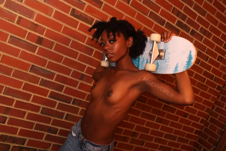 skating with no shirt on by miserygirlv