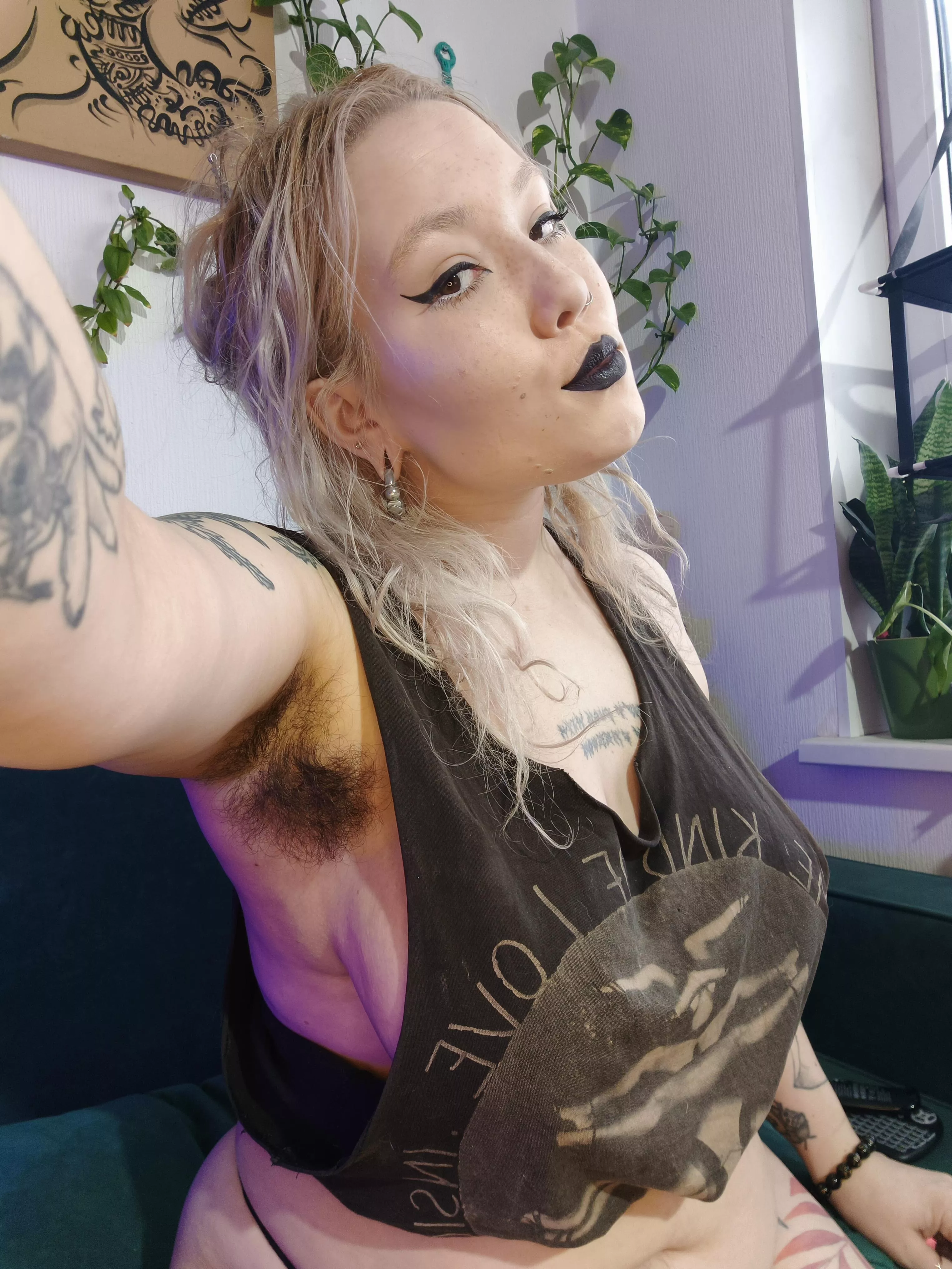 Take the first step into the world of seduction with me ;) posted by OliveCummm