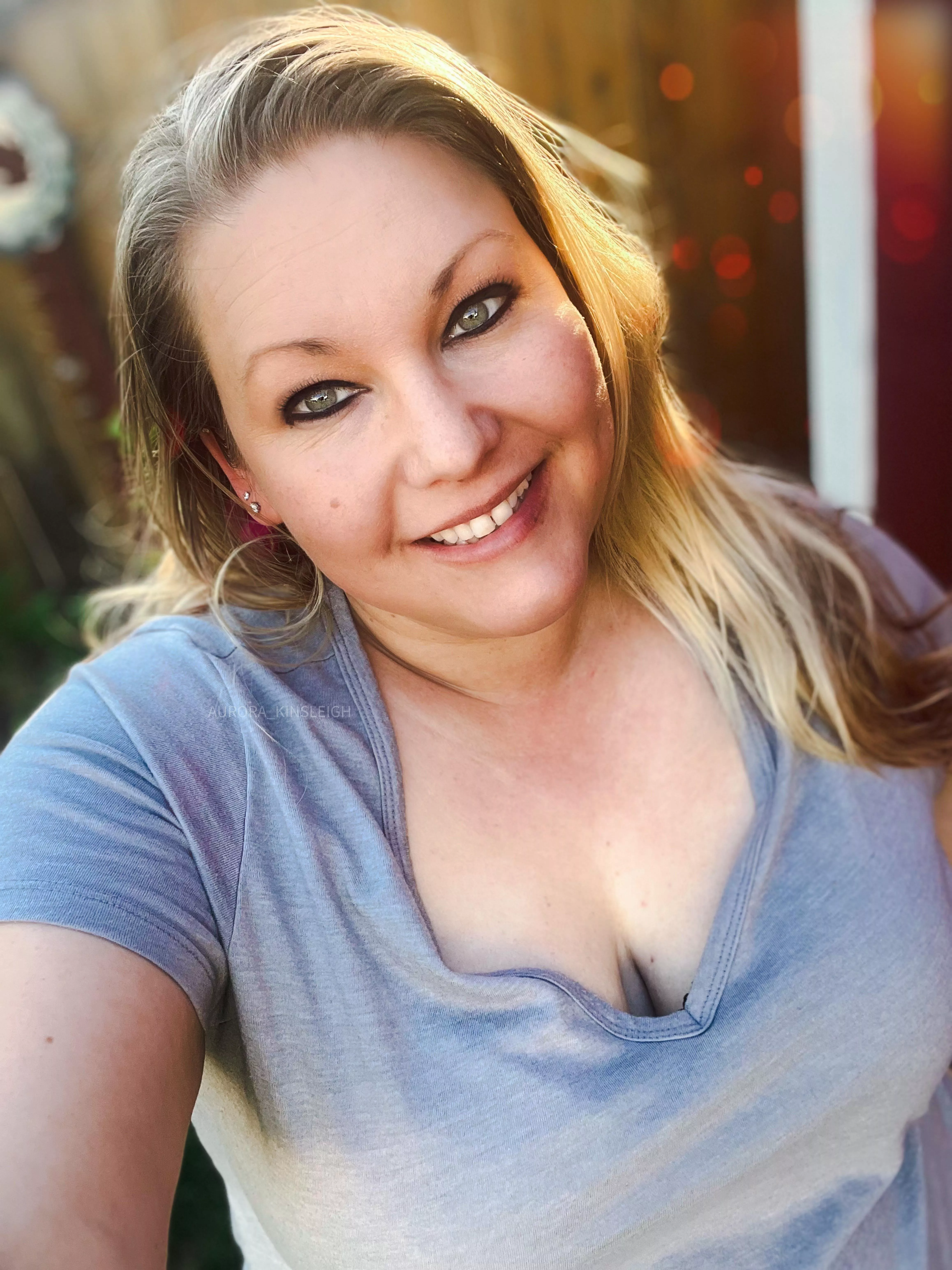 The sun is shining and I’m feeling good posted by AuroraKinsleigh