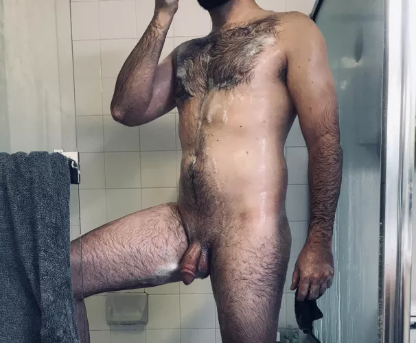 These shower pics always make a mess.  by MrSseuse