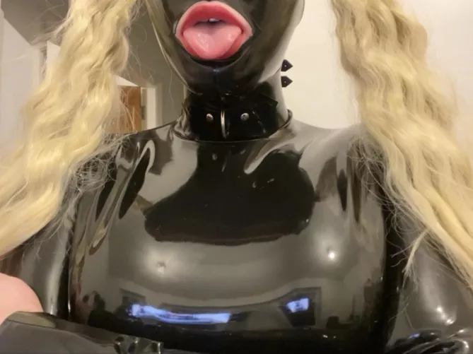 This hood is so tight and hot 🥵  by The_real_rubber