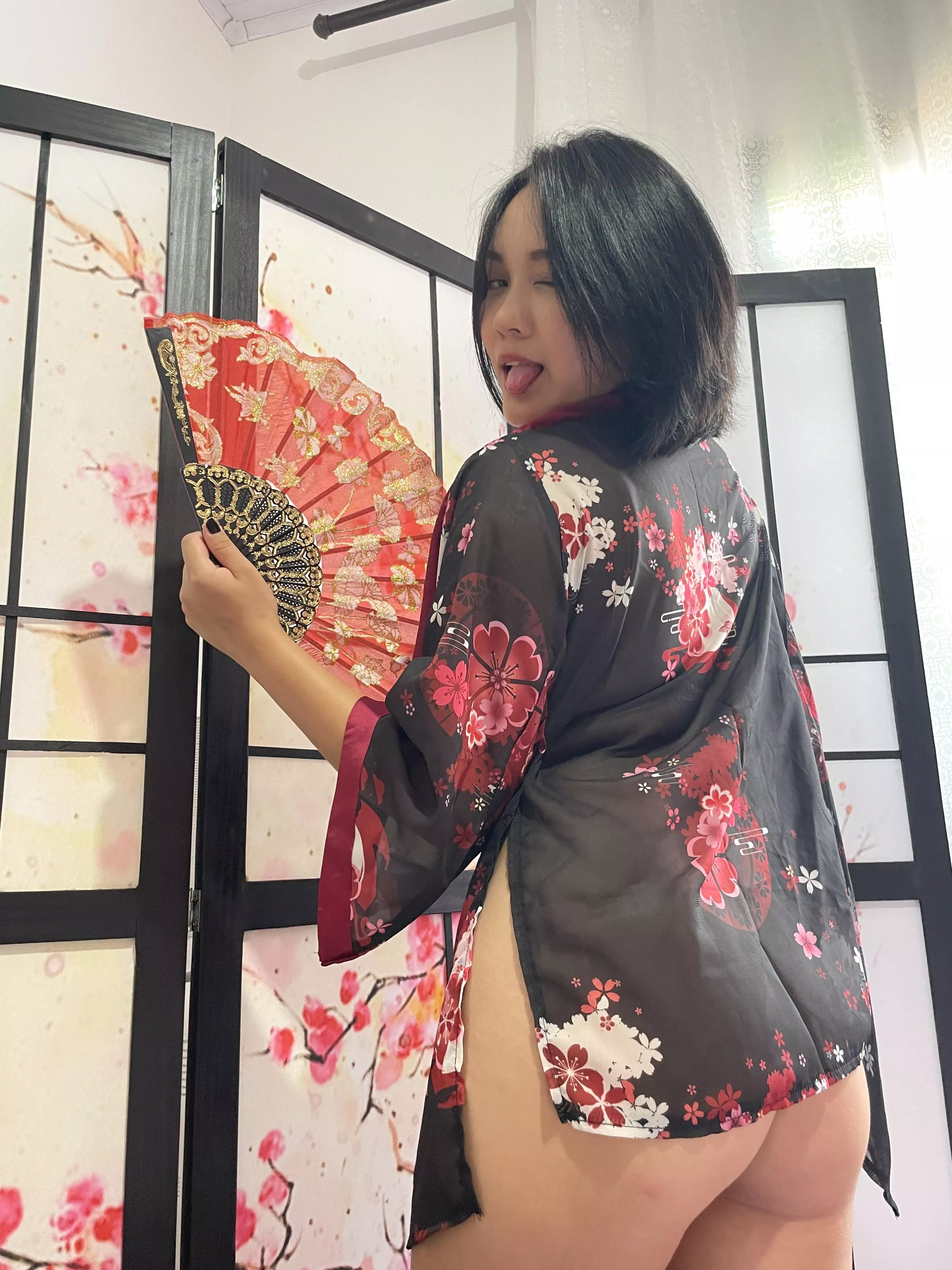 Trying to seduce you to go to bed with me😏did it work? posted by genov74