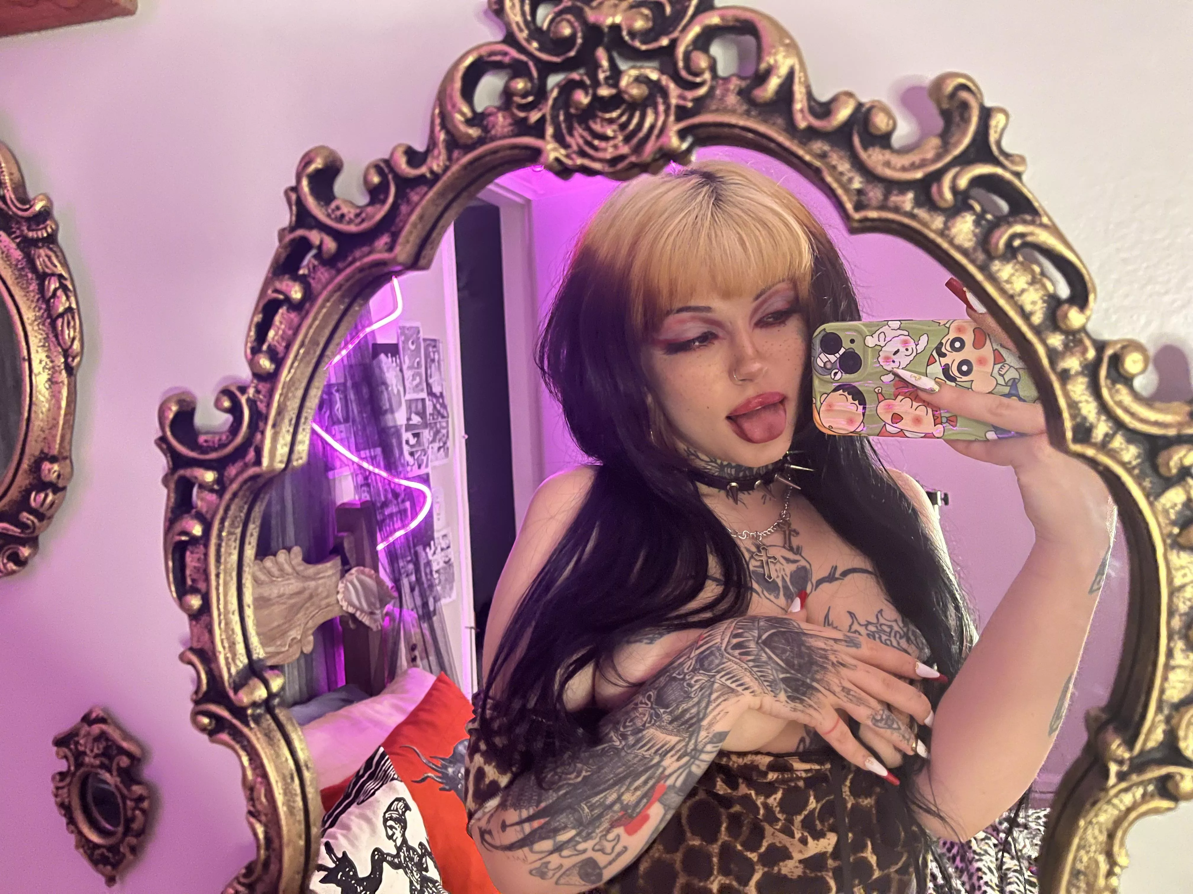 wanna give these tits a hand? posted by BlizzardRecruiter