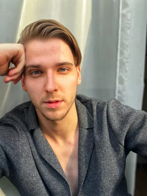 want some kisses? by TeasingLion