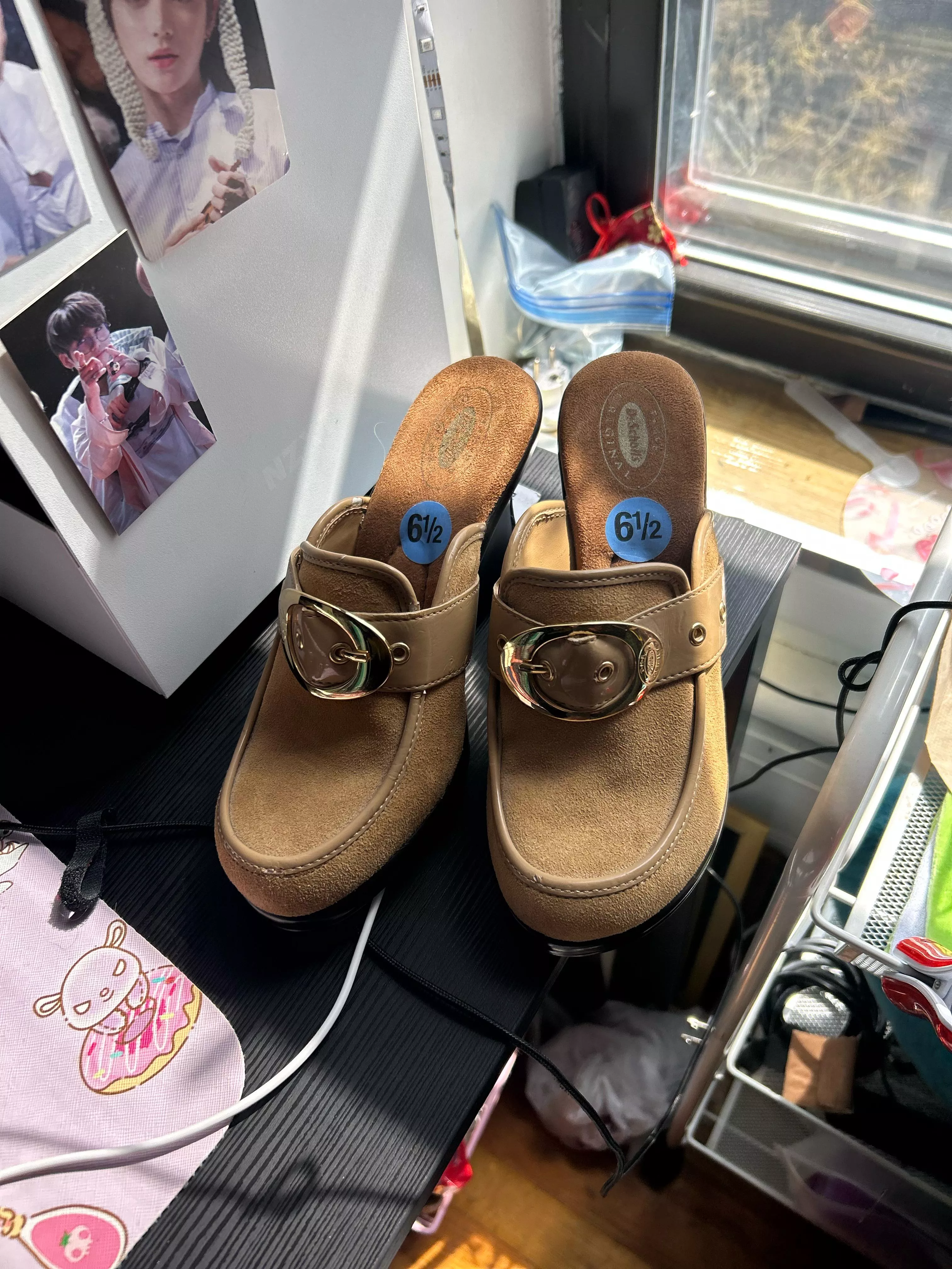 What kind of heels are these?? posted by vantaass