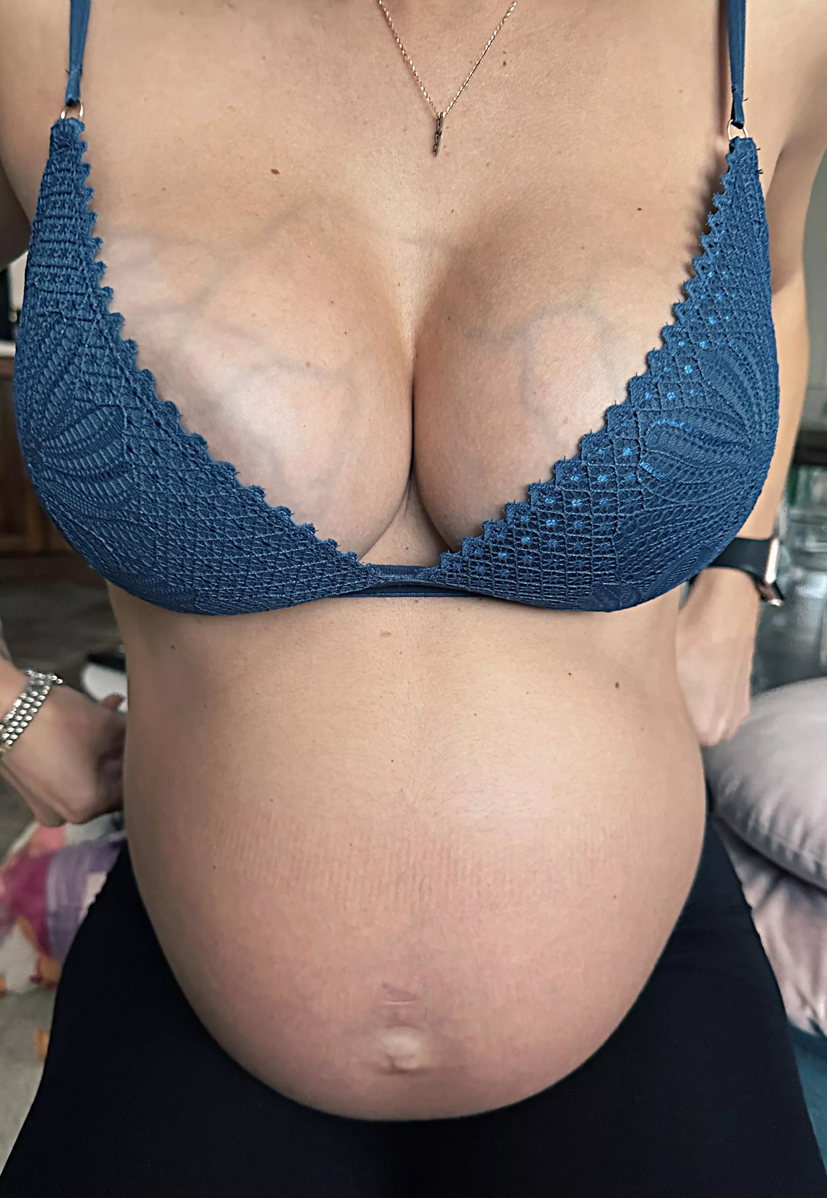 Where do the veins lead?🤔 posted by Cristaline21