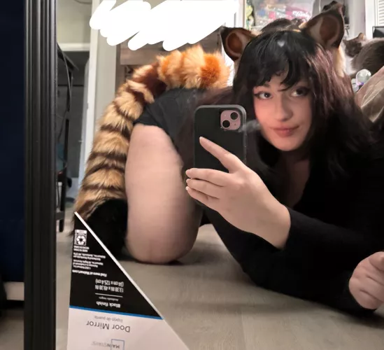 Your catgirls arched and ready for you <3 by cinnabxnnyx