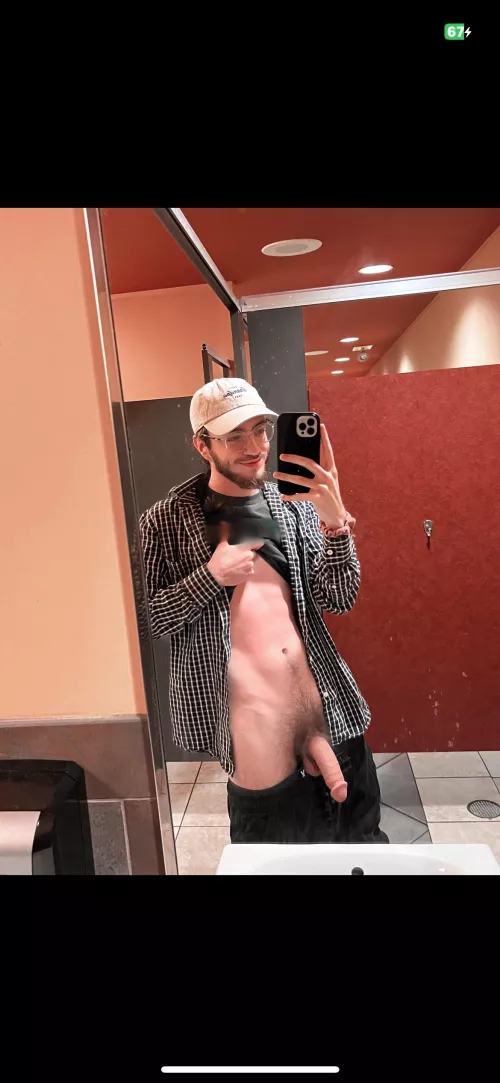 [18] Who is willing to give some money on Paypal for fuck videos etc 😝 by Playful_Potato_9521