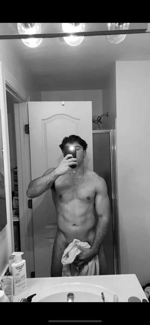 25 - Gf is out of town; hmu with pics/age if you’re in Dallas by LateMechanic44488