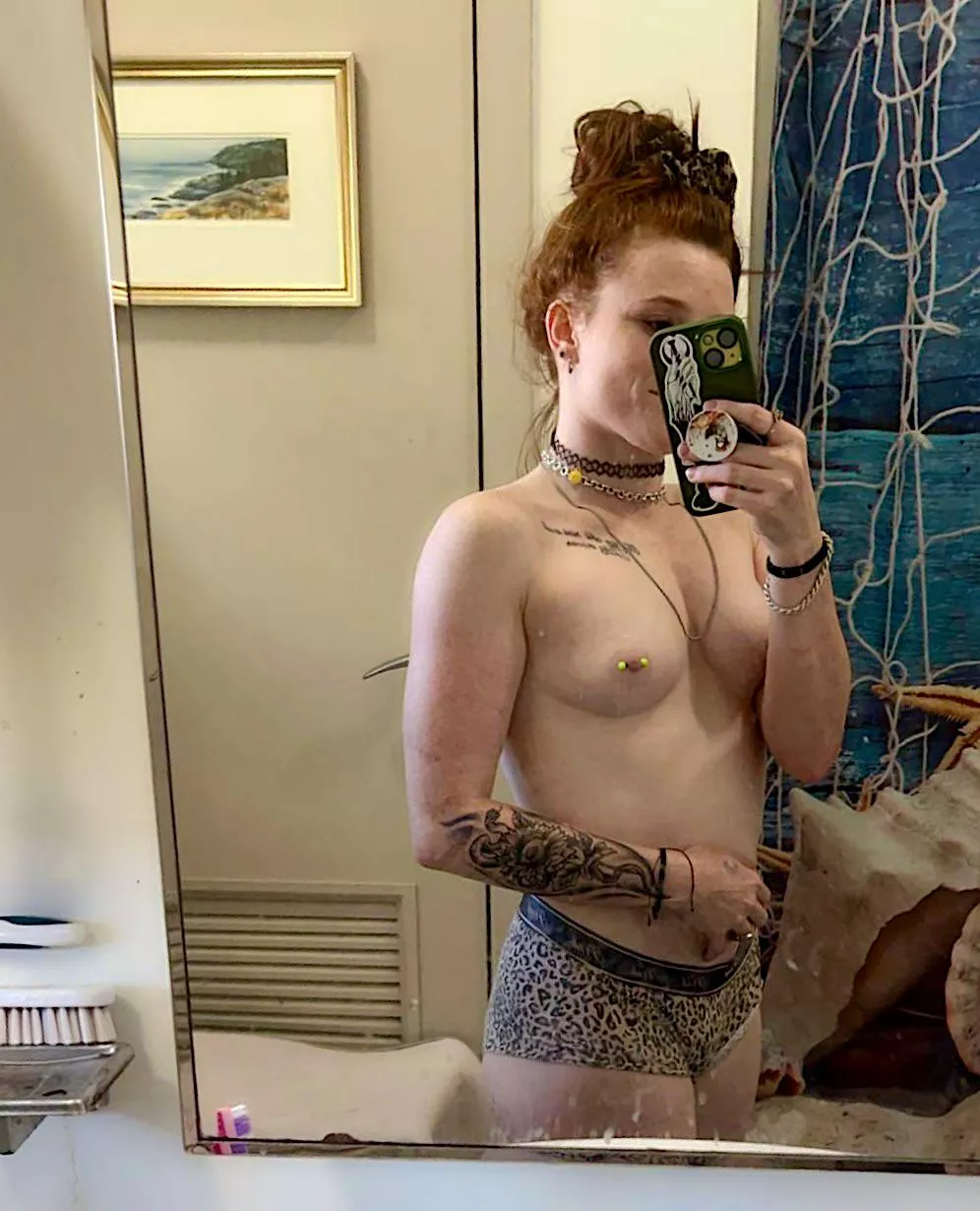 been a while since i posted , cover me daddy ? 🤭💦 posted by shortxstak