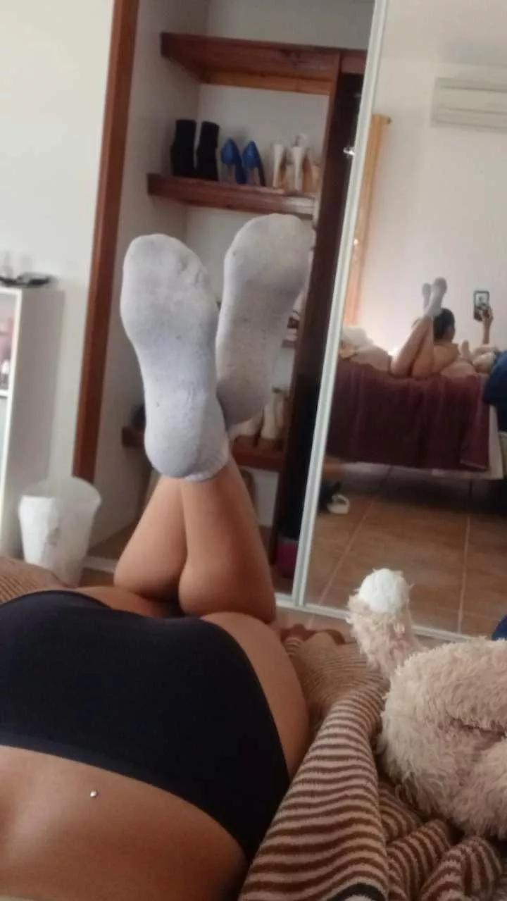 Black and white compliments each other perfectly [F] posted by Flurry_Feet