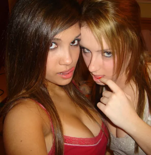 Brunette wins... by Blastomussa7