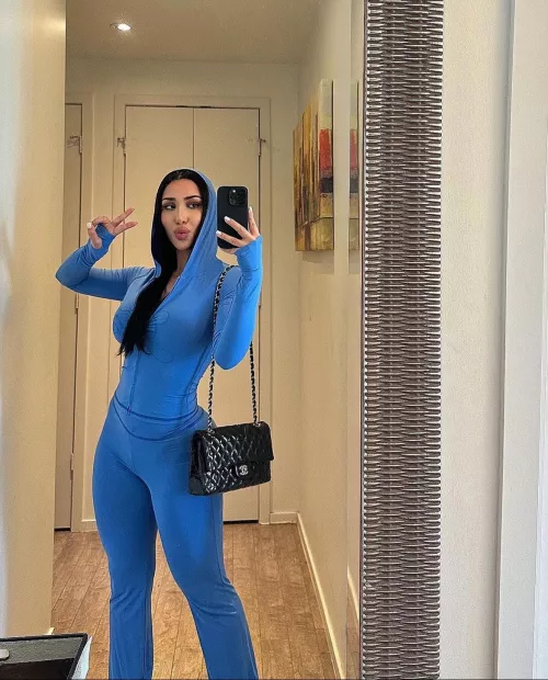 Curves by obionagugu