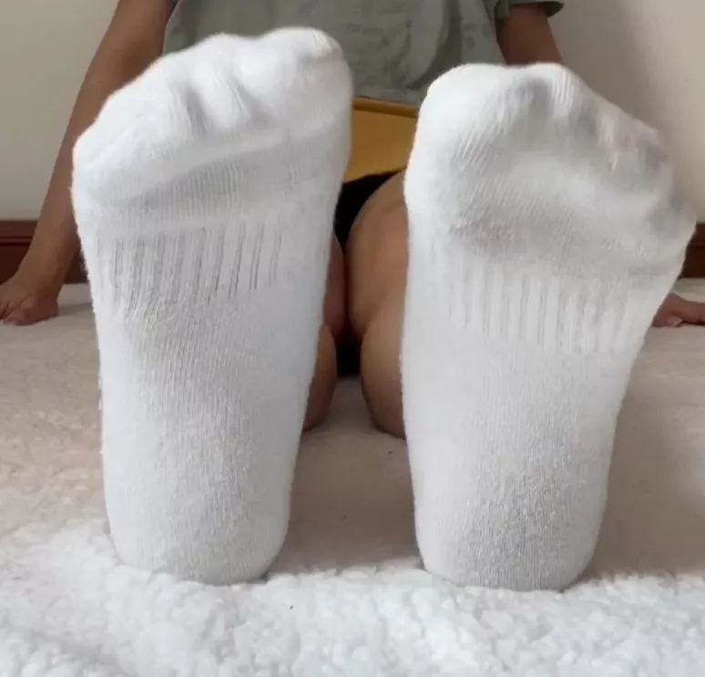 Do you like my gym socks 🤭 posted by natsweetasianfeet4