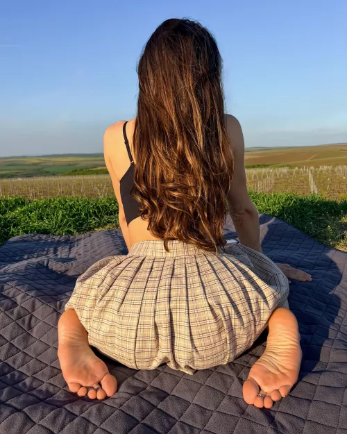 Enjoying the view? 😉 by arabian_footqueen