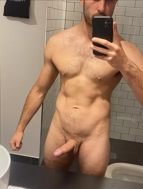 Hotel bathrooms have great lighting! by Majestic_Hall8510