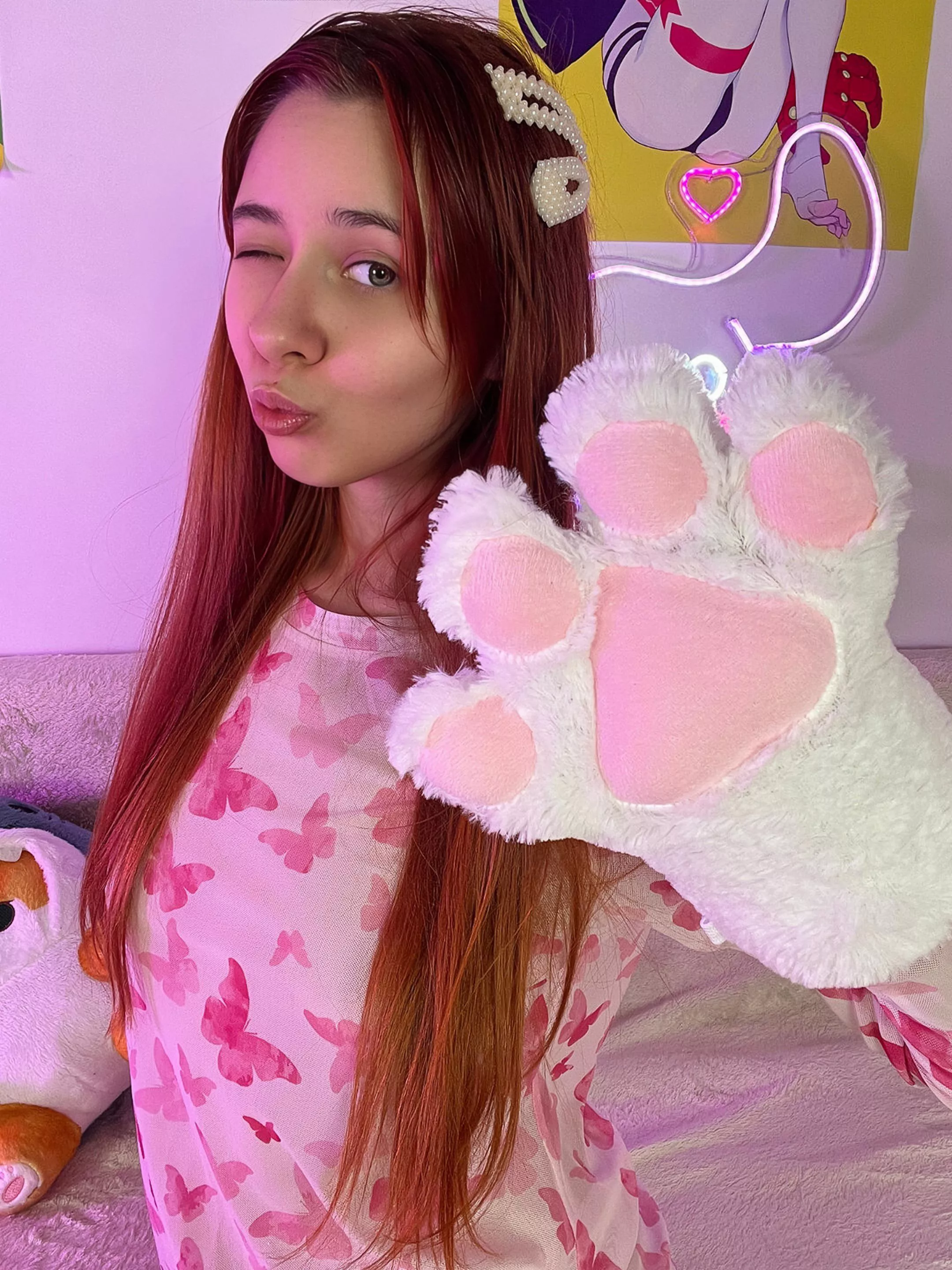 I have the softest paws of any kitty. posted by Dasharkiss_real