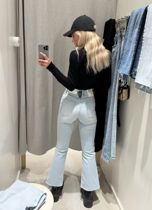I like to wiggle my ass in light jeans)) by De_Loyri