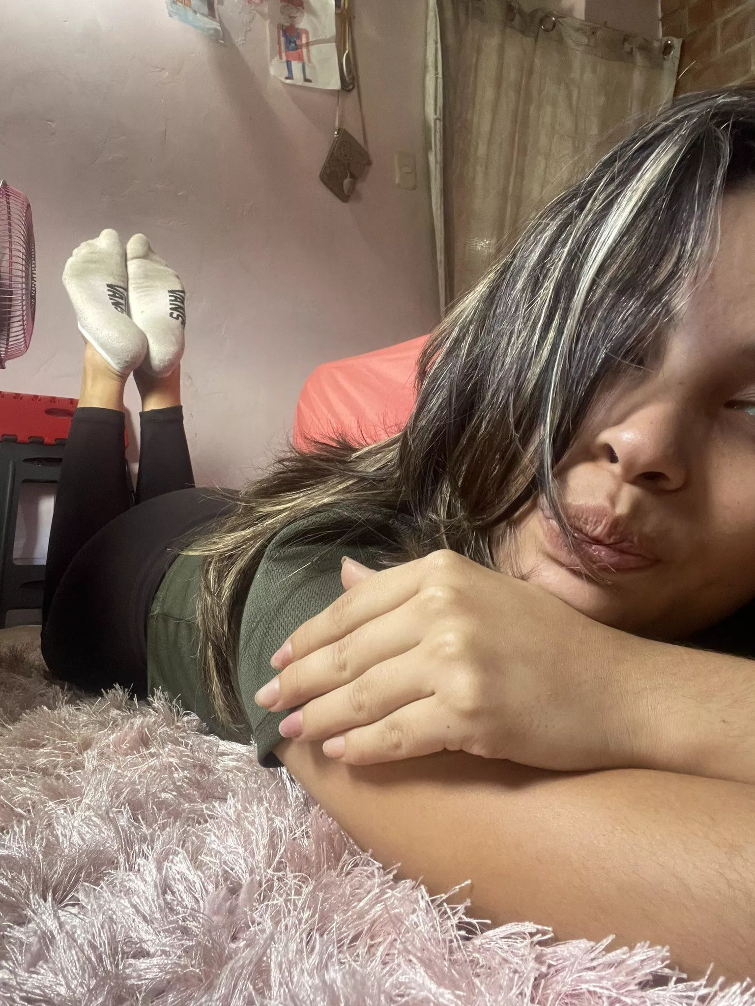 I need a good boy who will suck the sweat out of my socks (f) posted by Trick_Year_1300