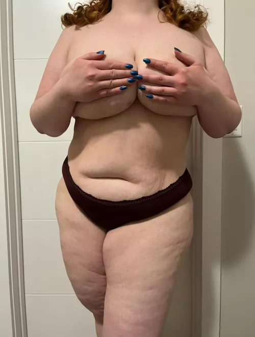 I want someone to cum on my tits by CherrieWestXoXo