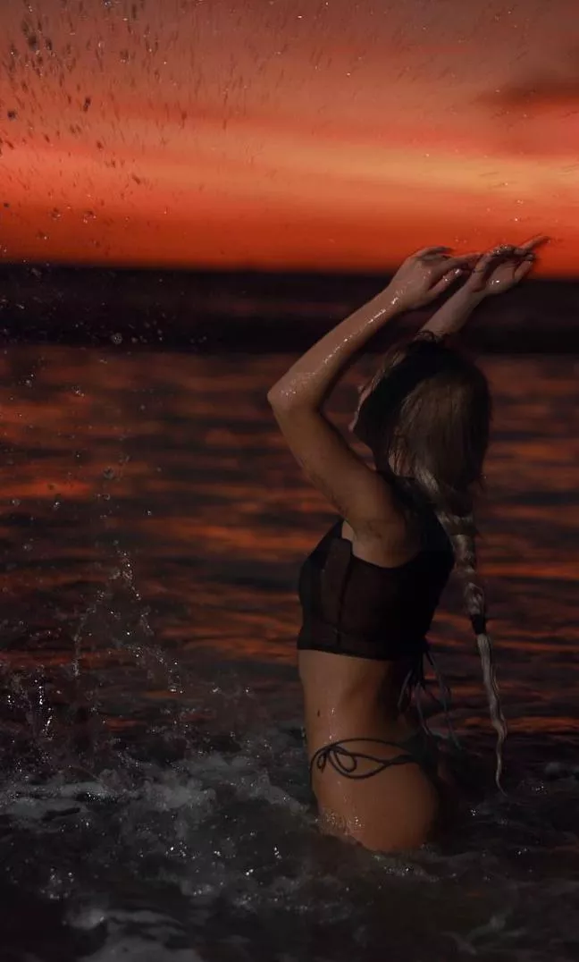 Is this ass gonna be big enough to satisfy you👅 posted by Apprehensive_Use5225