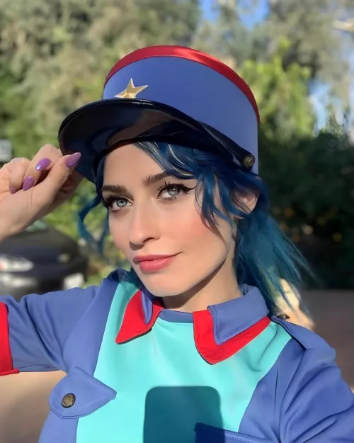 Jewelz Blu  by milkywayed