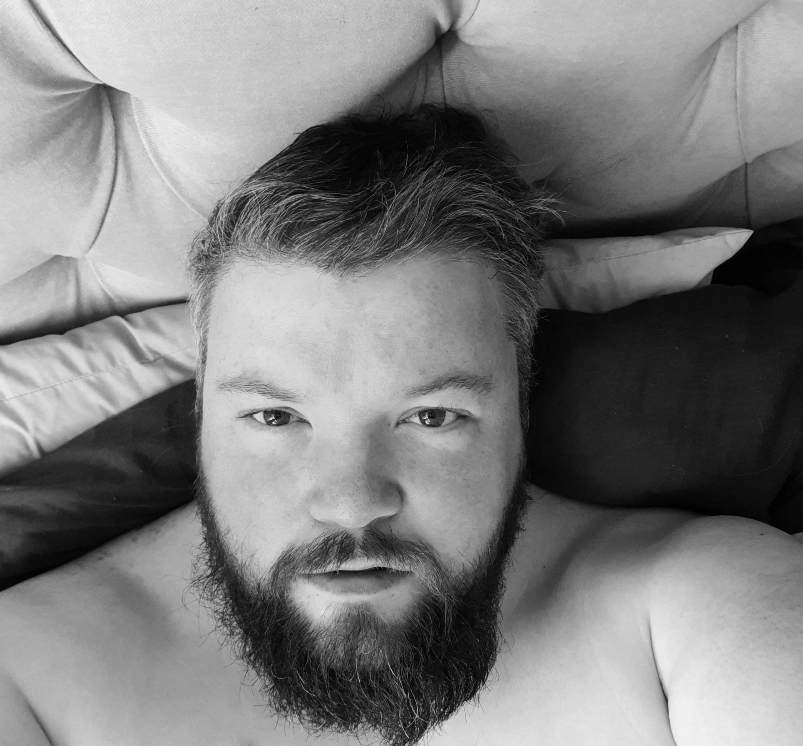 Join me in bed? posted by lilmeemo