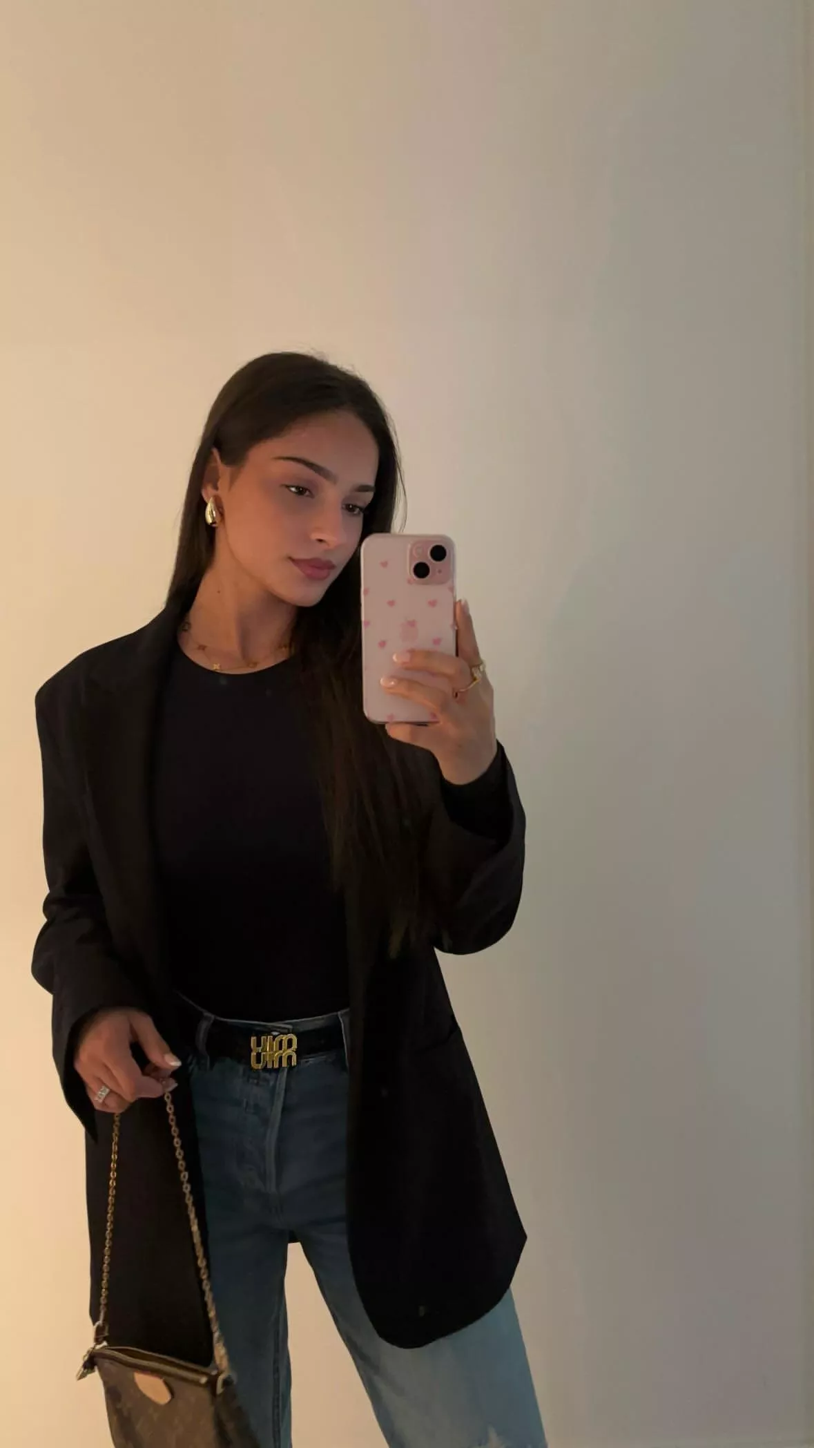 Julia Knezevic posted by BusyFlower9