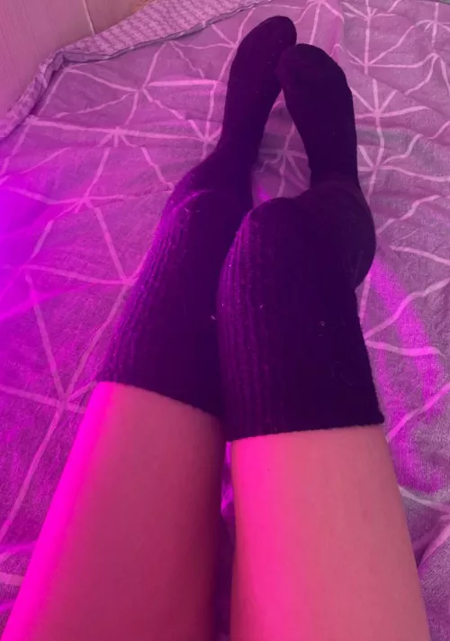 Just my new cute kneesocks by sweetiexxsx