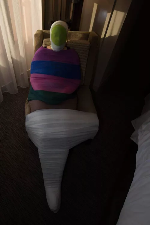 My first time wrapping🖤 by Wrennyyy