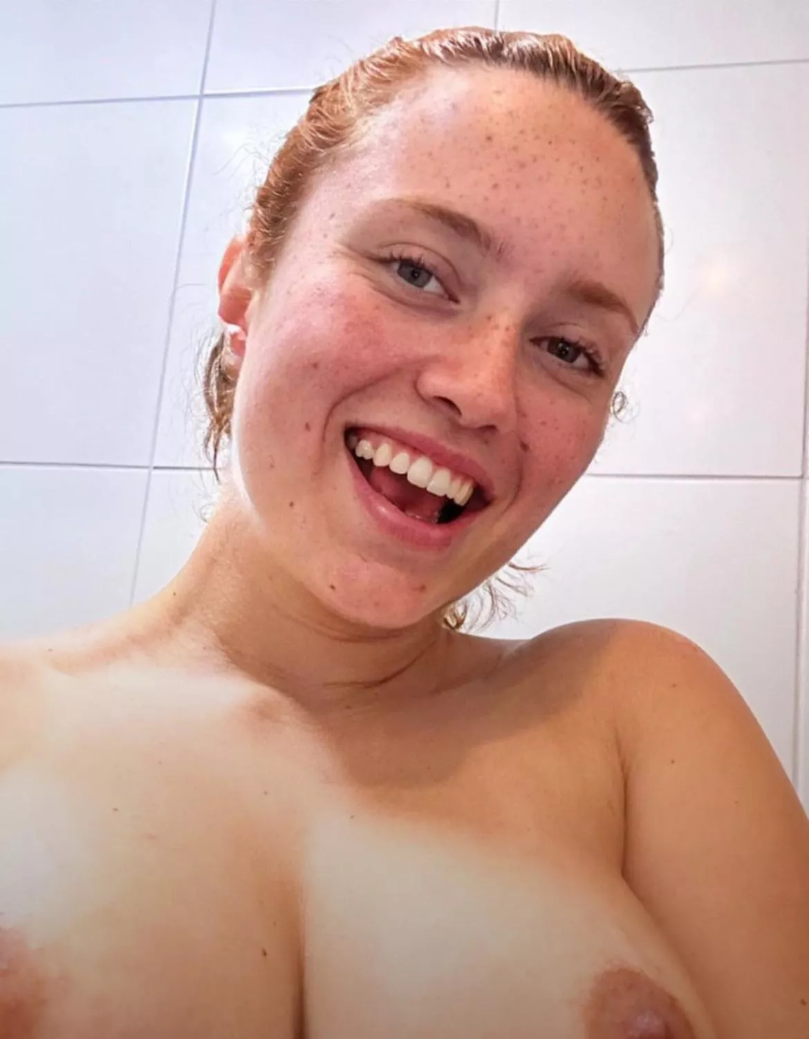 No makeup, no clothes, no problem posted by Puzzled_MJ