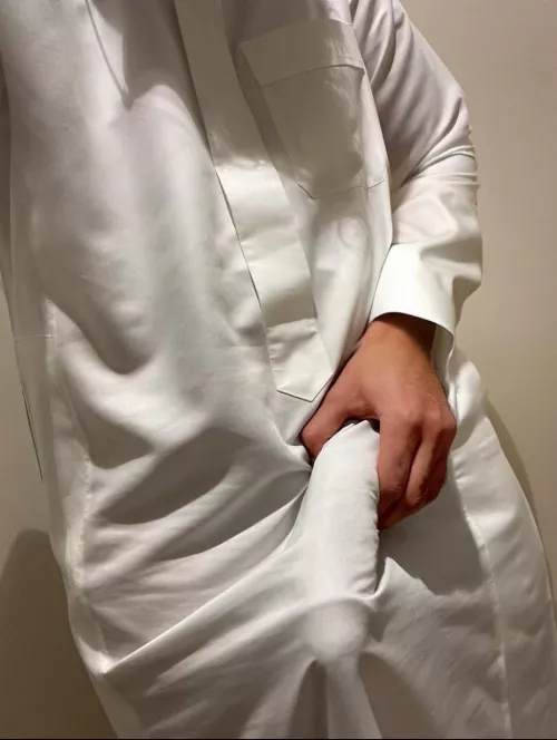 tease with the thobe (arab clothes) by levantprince