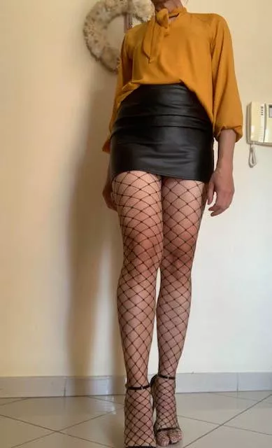 The delivery boy brings pizza and I open the door. How do I look? posted by copper2121