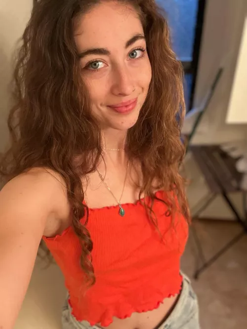 Trying to catch your attention ;) by belllaholly