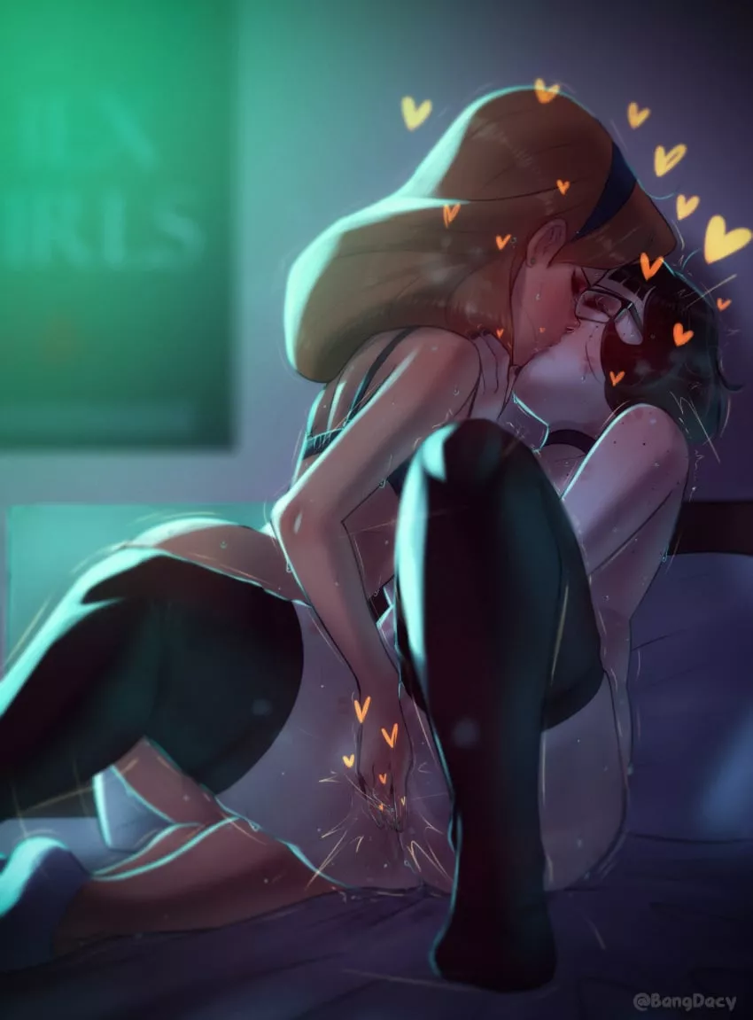 Velma & Daphne ( bangdacy ) [scoobydoo] posted by Amberhayyes