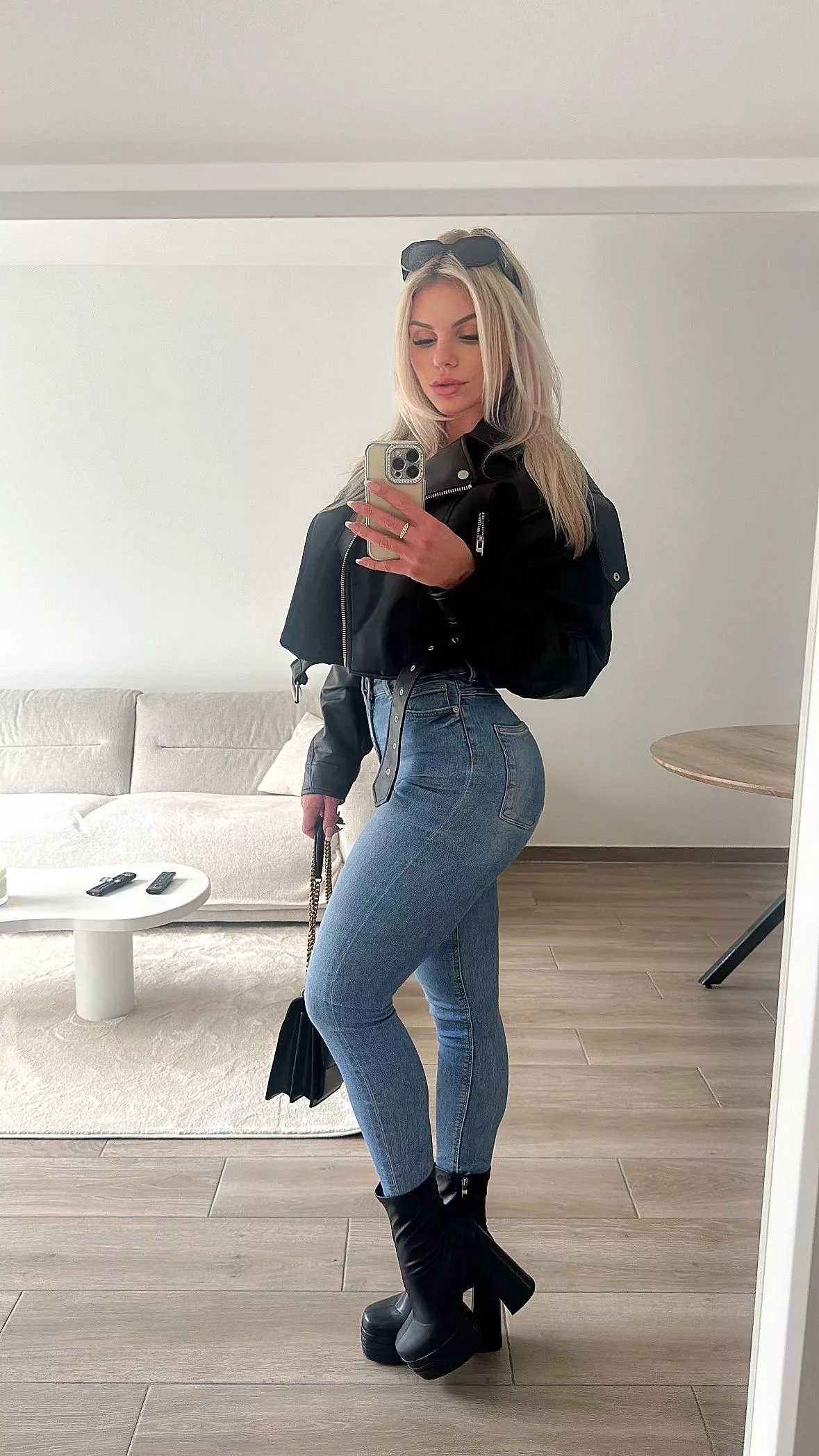 What are the chances we fuck on our 1st date? posted by DryAttentions