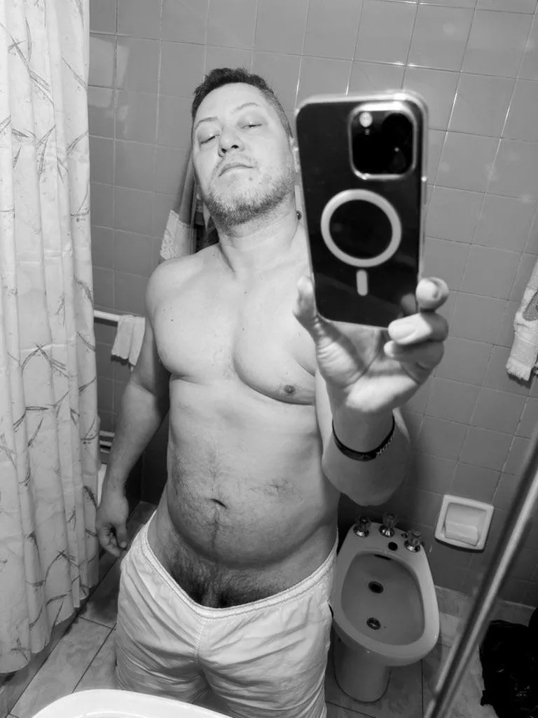 What are you looking at now? The eyes up posted by ROD_ARG32