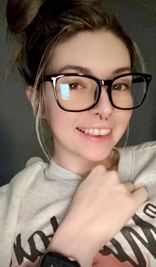 What do you find most attractive about me by kelsikingstonn_