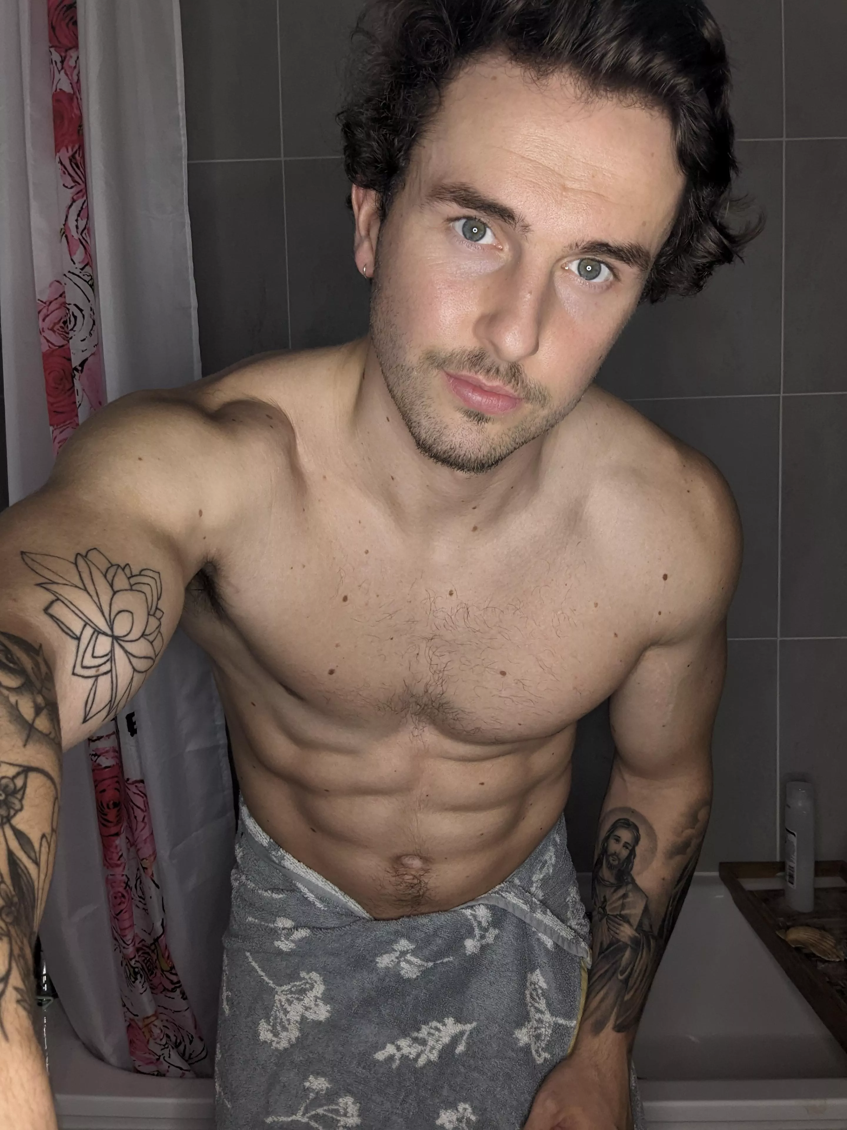 What you looking at , join me  posted by Old-Contribution2960