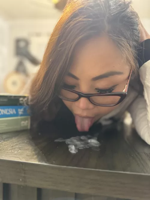 When the boss leaves a load on your desk by AsianWifeXXX