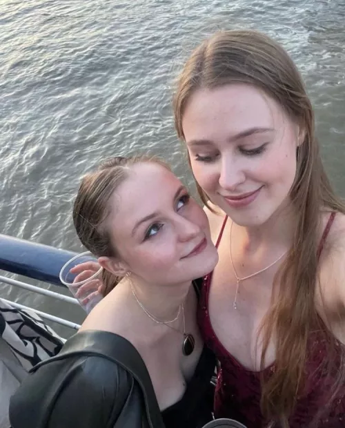 Who are you getting head from tonight? [2] by InternationalHelp414