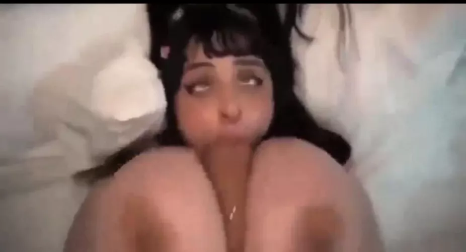 Who is this by wwwwemilop